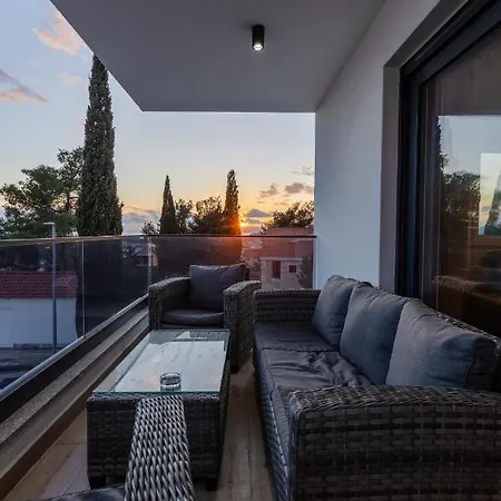 Apartment Dado *